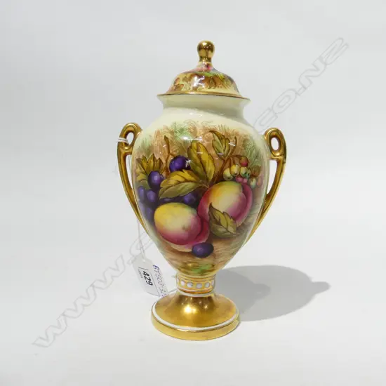 AYNSLEY LIDDED URN WITH FRUIT DECORATION & GOLD BASE H. 165MM