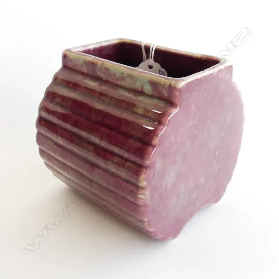 EARLY CROWN LYNN AMBRICO VASE TROUGH FORM RED & AQUA H.100mm