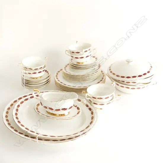 PARAGON 'ELEGANCE' DINNER SERVICE;  35 PC...