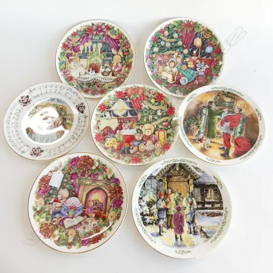 7 ROYAL DOULTON CHRISTMAS PLATES D 210 MM