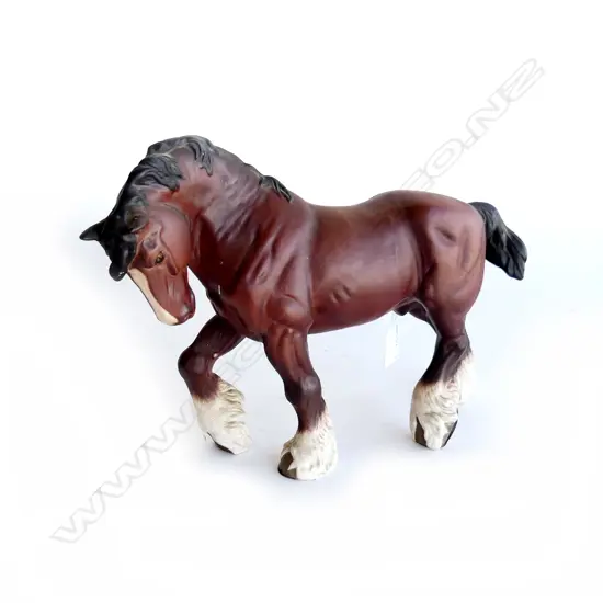 BESWICK SHIRE HORSE, BROWN MATTE FINISH, L. 300MM