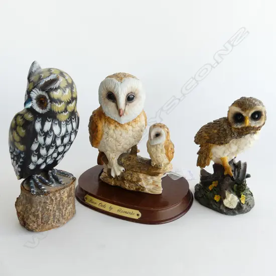 3 OWL FIGURINES; BARN OWLS ON WOODEN STAND (H. 175MM) WOODEN CARVED & PAINTED OWL & ONE OTHER