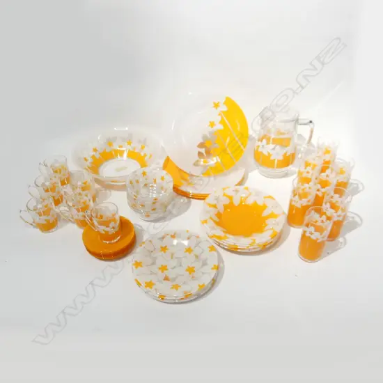  44PCE ARC FRENCH RETRO STYLE GLASS LEMONADE & PICNIC SET