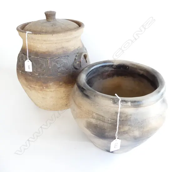 2 LG POTTERY POTS: 1 BY WARREN TIPPET (REPAIRED LID) H. 220mm & 300mm