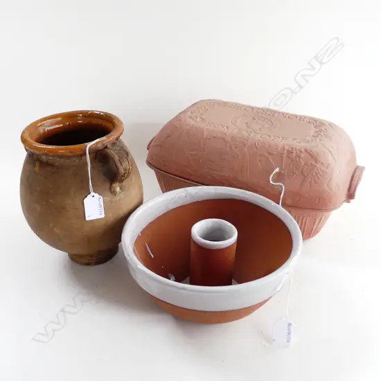 3PCS KITCHEN POTTERY LIDDED CASAROL JELLY MOULD & OLIVE JAR H220MM