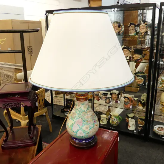 LG LAMP; CHINESE FAMILLE ROSE VASE ON WOODEN STAND H.790mm