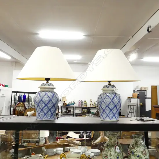 PR B/W ORIENTAL GINGER JAR LAMPS...