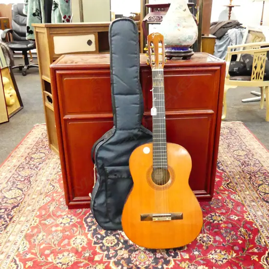 GOYA 6 STRING ACUSTIC GUITAR IN BAG L1M70MM