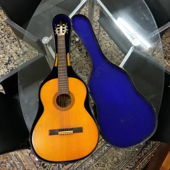VINTAGE ACOUSTIC GUITAR JAPANESE. In hard case.