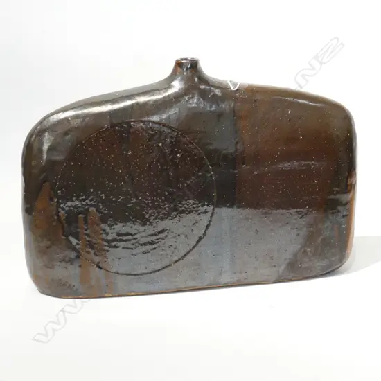 LG POTTERY SEDGE VASE L.420 H. 390MM