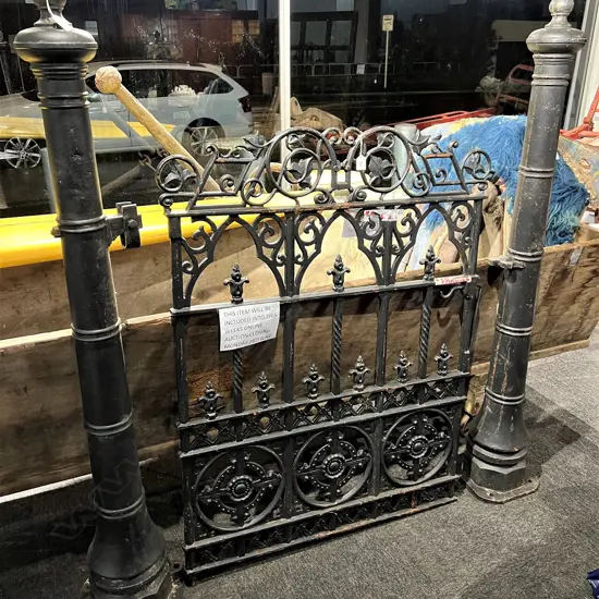 FANCY VICTORIAN STYLE CAST IRON GARDEN GATE 1235 x 920mm. With 2 support posts