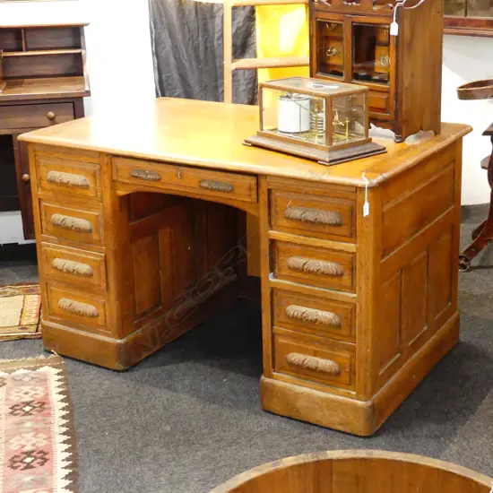 EARLY 20thC OAK OFFICE DESK 1270x810x780mm