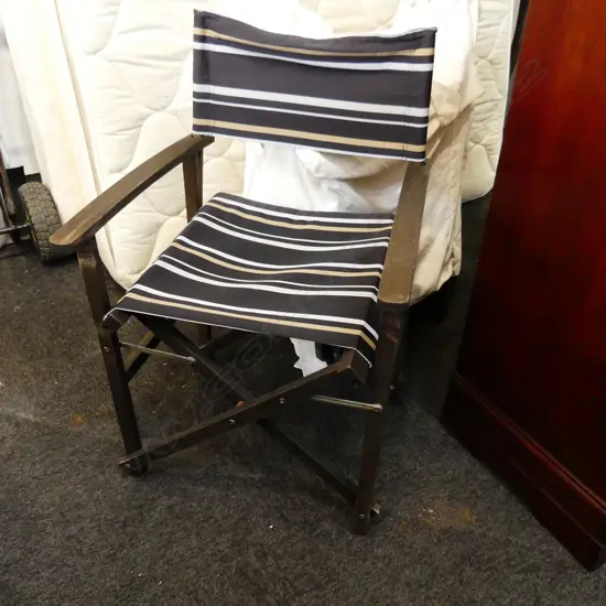 4 OUTDOOR FOLDING CHAIRS w. WHITE COTTON SLIPCOVERS