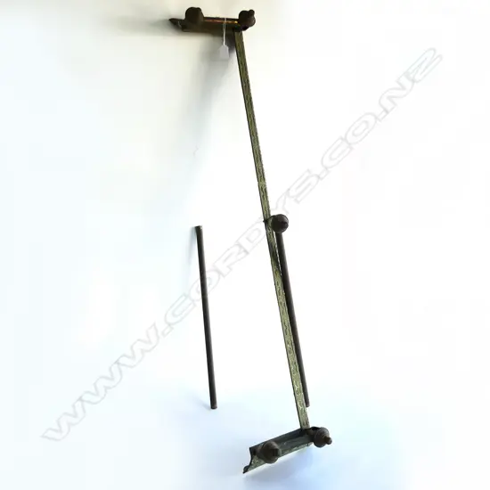 VINTAGE BRASS FIREPLACE FENDER L. 1240MM