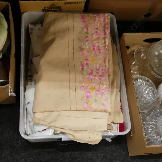 CRATE ASST VINTAGE LINEN INCL TABLE CLOTHES, TEA TOWELS, SERVIETTES ETC..