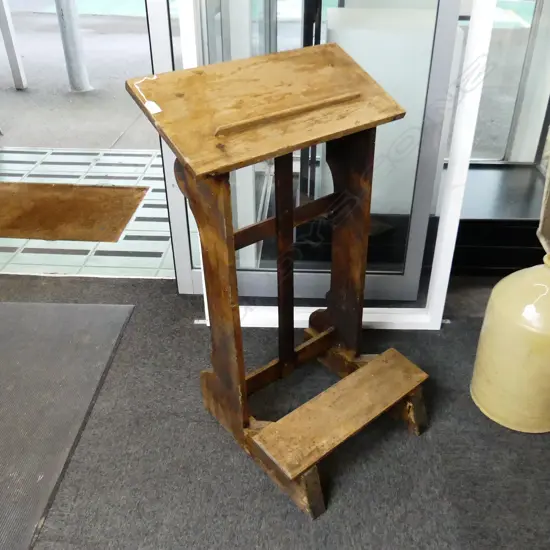 OLD COLONIAL RIMU LECTERN needs repolish