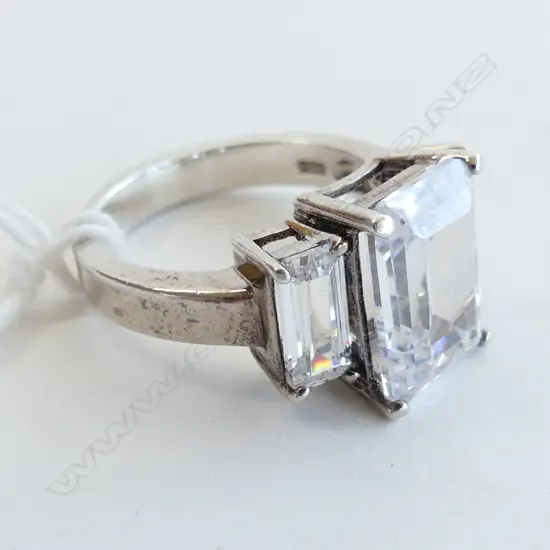FAUX CUT DIAMOND & 925 SILVER RING SIZE P 1/2
