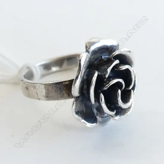 LG 925 SILVER FLOWER RING SIZE P