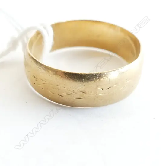 VINTAGE 18CT GOLD BAND RING 5.55gms SIZE S 1/2