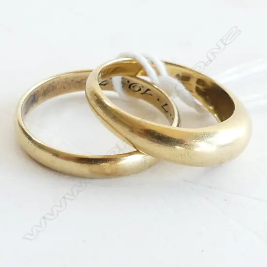 2 GOLD BAND RINGS: 1x 18ct 4.58gms + 1x 14ct 2.80gms