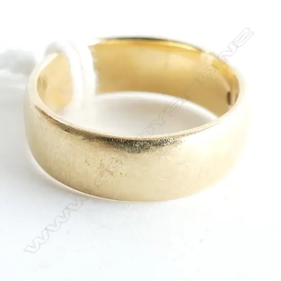 18CT GOLD YELLOW BAND RING 4.65GM SIZE I
