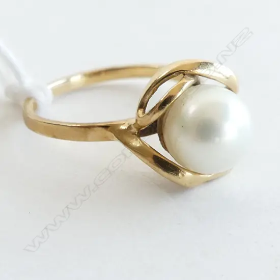 14K & CULTURED PEARL RING 2.78gms SIZE M