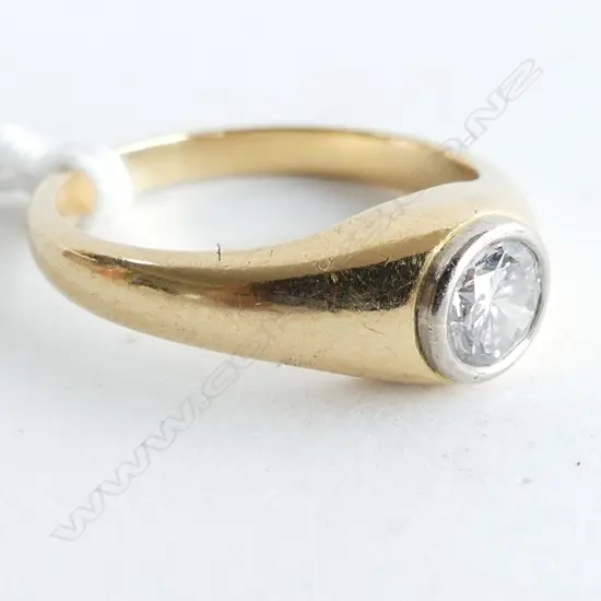 18CT YELLOW GOLD SOLITAIRE DIAMOND RING