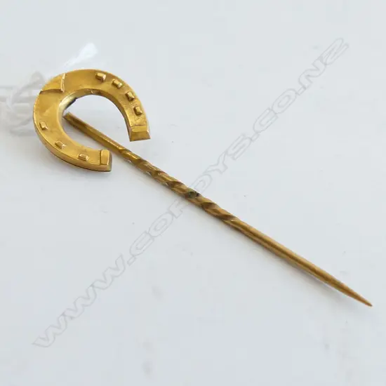 9CT GOLD HORSE SHOE STCK PIN IN ORIGINAL BOX 1,1GMS