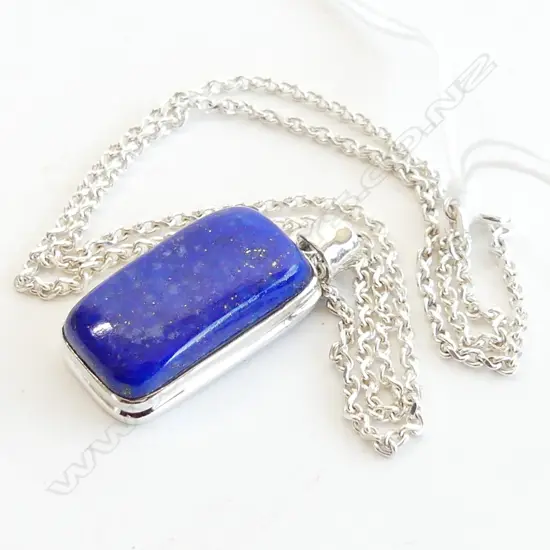 LAPIS LAZULI CABOCHON & 925 SILVER PENDANT & CHAIN 