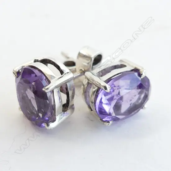 PR AMETHYST & 925 SILVER STUD EARRINGS 