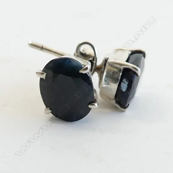 PR BLUE SAPPHIRE & 925 SILVER STUD EARRINGS
