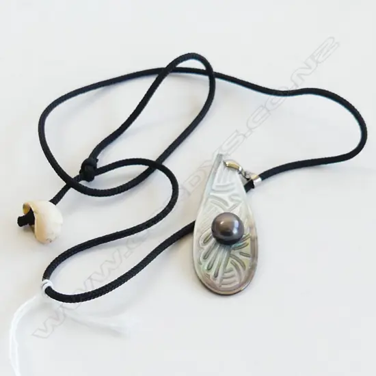 BLACK PEARL & PAUA PENDANT ON BLACK CORD