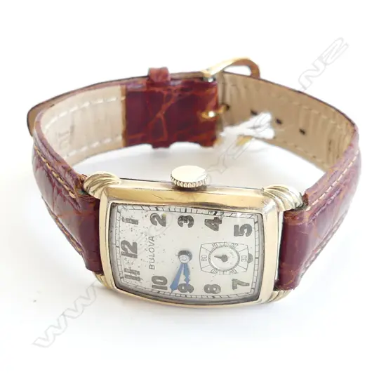 VINTAGE BULOVA GENTS TANK WATCH GOING