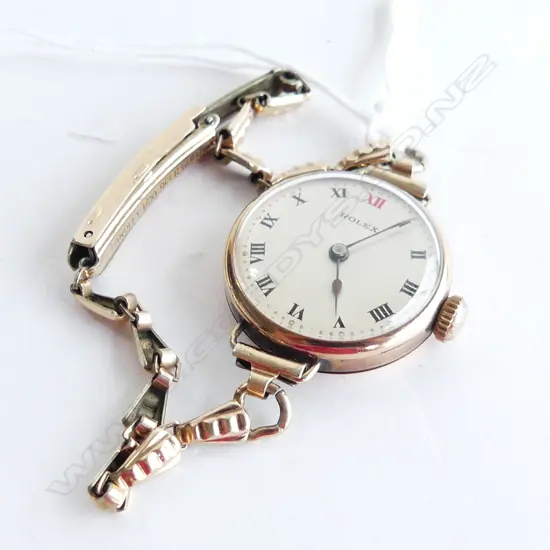 VINTAGE ROLEX 9CT WATCH w. GP STRAP 