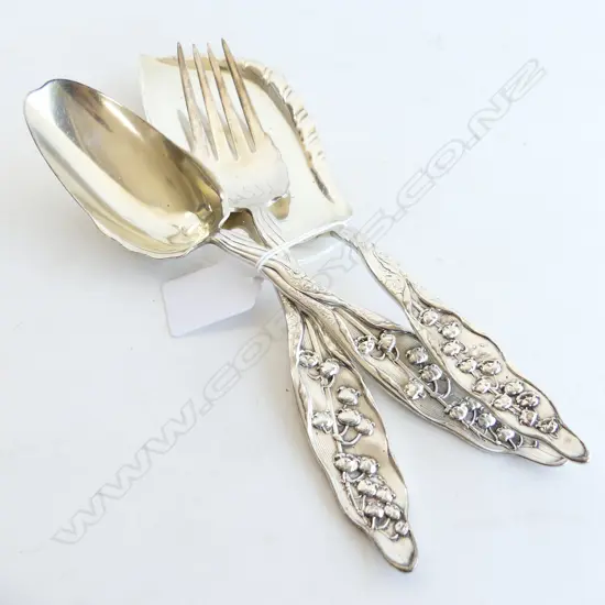 3 HEAVY 280gms STERLING SILVER SERVING IMPLEMENTS BY J.E. CALDWELL USA spoon fork & crumb tray Art Nouveau design