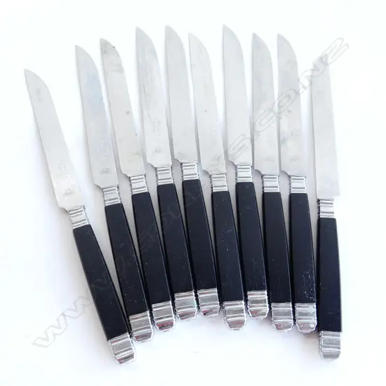 10 VINTAGE ENTREE KNIVES w. EBONISED HANDLES - TISSOT PARIS L.205mm 