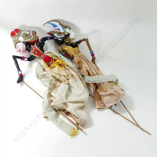 PR VINTAGE INDONESIAN CARVED & PAINTED HAND PUPPETS
