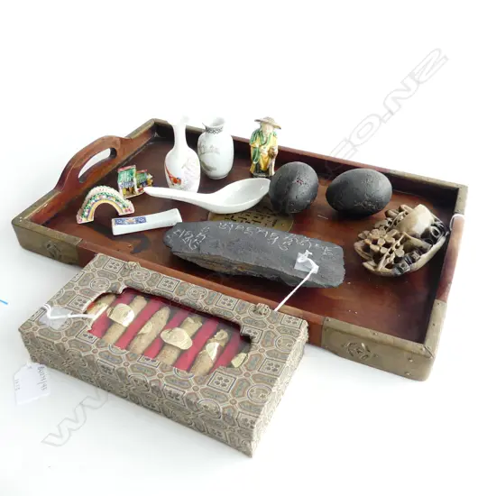 VINTAGE CHINESE MAHOGANY TRAY  WITH 12 CHINESE COLLECTABLES