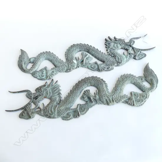 PR CHINESE BRONZE FLATISH DRAGON SCULPTURES