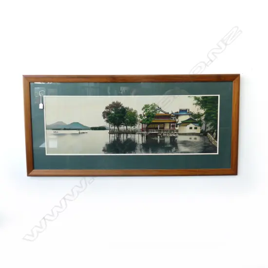 LG ORIENTAL LAKE LANDSCAPE w. TEMPLE (WOVEN FABRIC) FRAMED 395x1180mm