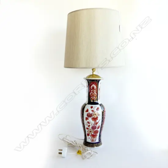 HAND DECORATED JAPANESE ARITA? PORCELAIN LAMP BASE H.410MM w shade