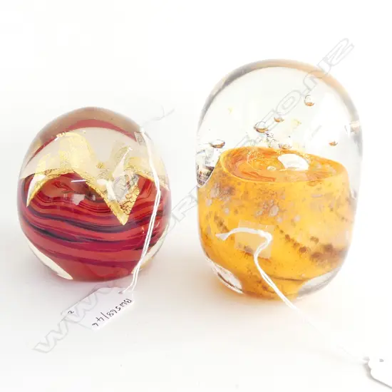 2 GLASS PAPER WIEGHTS PEOPLE WITH BALLS & FLORAL H120MM TALLEST