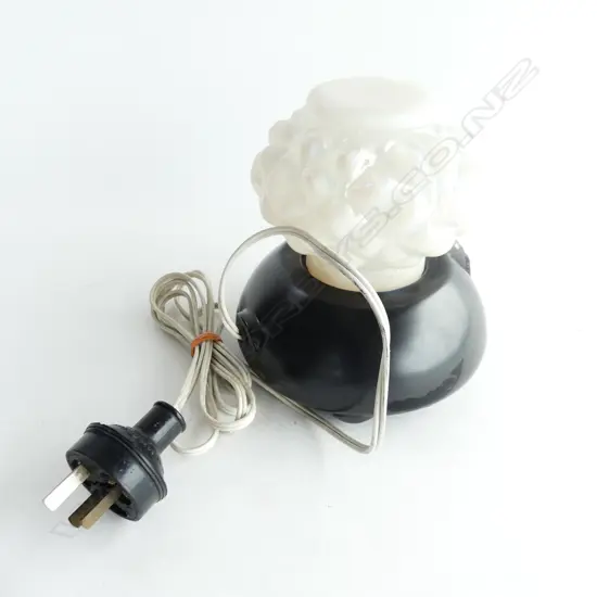 VINTAGE CHINA & IRIDESENT GLASS LAMP H150MM