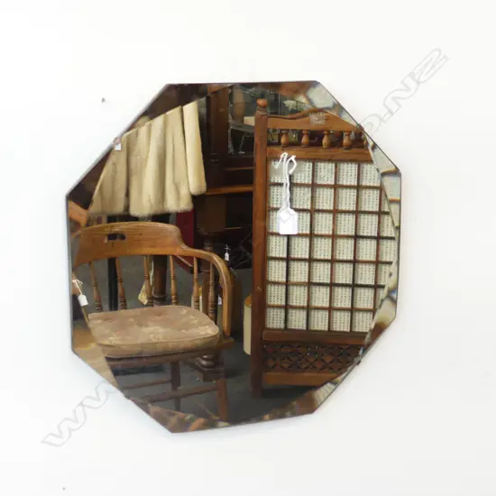 BEVELLED DECO MIRROR 490mm dia