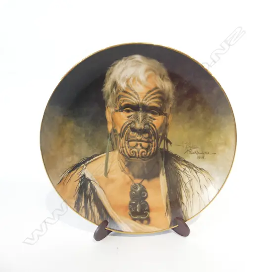 TEMUKA 'TE AHO' C F GOLDIE LTD ED PLATE DIA. 195MM  WITH STAND