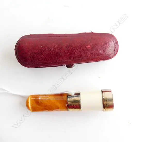 18CT GOLD PLATED AMBER & MEERSCHAUM CIGAR HOLDER IN CASE STAMPED 18 GP, L.70MM