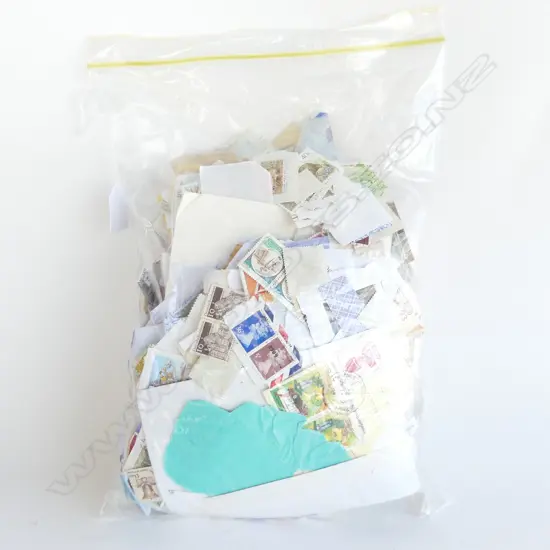 LG BAG VINTAGE WORLD STAMPS 