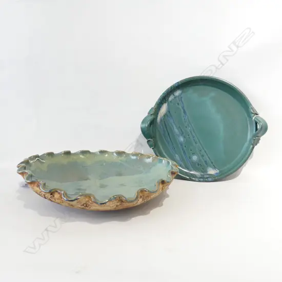 2 STUDIO POTTERY GREEN GLAZED SERVING PLATTERS W340MM LARGEST
