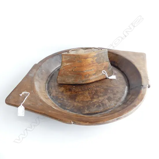 INDONESION LARGE WOOD PLATTER DIA660MM & WOOD GOAT BELL DIA 250MM