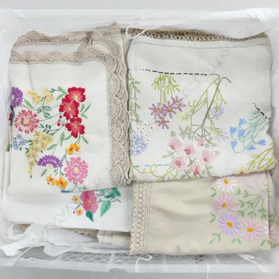 TRAY OF 6 LINEN EMBROIDED TABLECLOTHES 1.9MS LARGEST 5 MATS & 4 SERVETTES